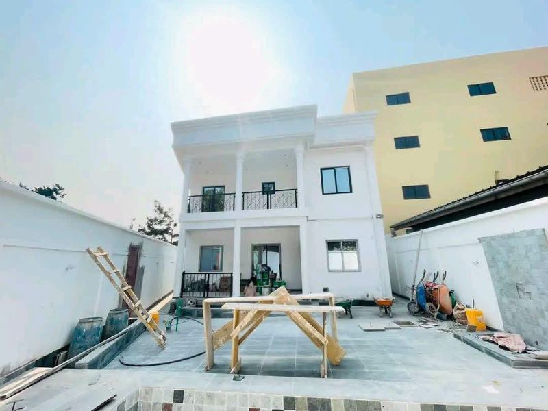 Villa moderne construite par AEC — Pointe-Noire